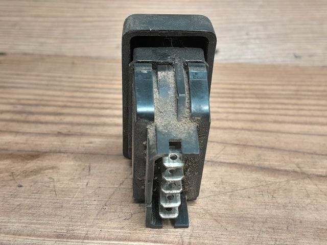 bontott DACIA LOGAN Bal első Ablakemelő Kapcsoló