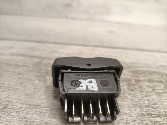 bontott DACIA LOGAN Bal első Ablakemelő Kapcsoló