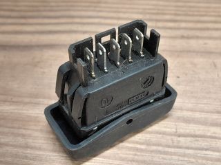 bontott DACIA LOGAN Bal első Ablakemelő Kapcsoló