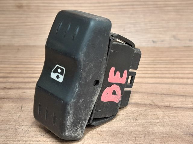 bontott DACIA LOGAN Bal első Ablakemelő Kapcsoló