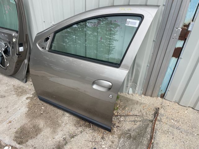 bontott DACIA LOGAN Bal első Ajtó (Részeivel)