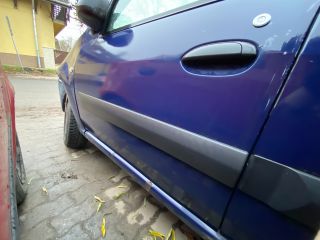 bontott DACIA LOGAN Bal első Ajtó (Üres lemez)