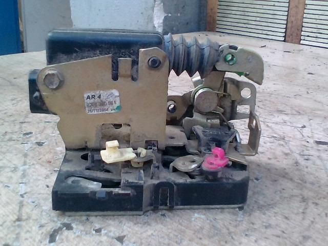 bontott DACIA LOGAN Bal első Ajtózár