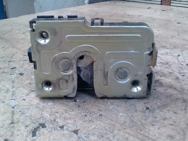 bontott DACIA LOGAN Bal első Ajtózár