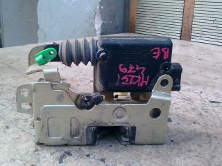 bontott DACIA LOGAN Bal első Ajtózár