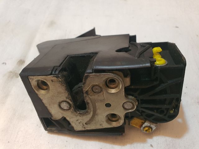 bontott DACIA LOGAN Bal első Ajtózár