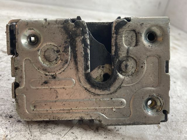 bontott DACIA LOGAN Bal első Ajtózár