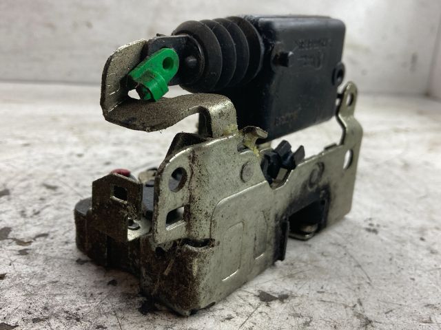 bontott DACIA LOGAN Bal első Ajtózár