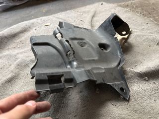 bontott DACIA LOGAN Bal első Dobbetét (Kerékjárati, Műanyag)