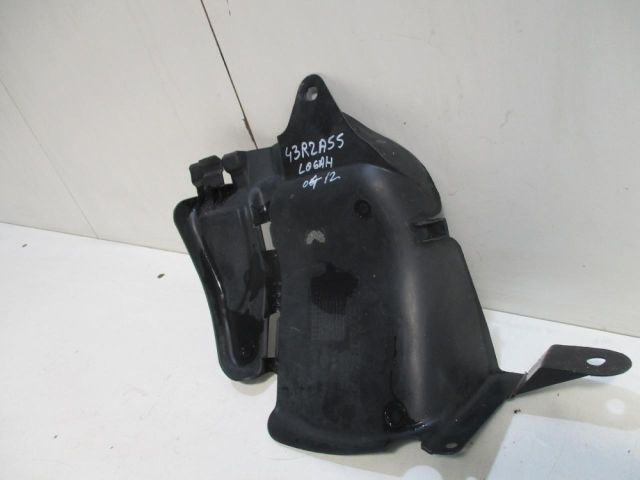 bontott DACIA LOGAN Bal első Dobbetét (Kerékjárati, Műanyag)