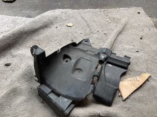 bontott DACIA LOGAN Bal első Dobbetét (Kerékjárati, Műanyag)