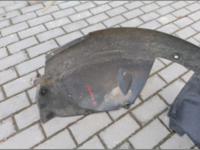 bontott DACIA LOGAN Bal első Hátsó Dobbetét (Kerékjárati, Műanyag)