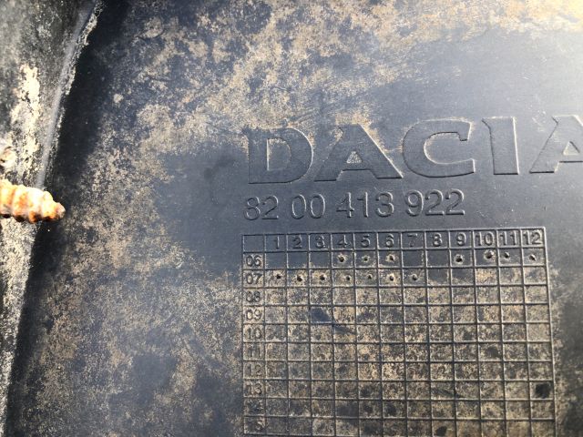 bontott DACIA LOGAN Bal első Hátsó Dobbetét (Kerékjárati, Műanyag)