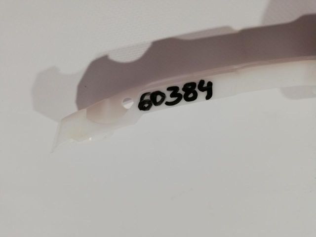 bontott DACIA LOGAN Bal első Lökhárító Tartó (Műanyag)