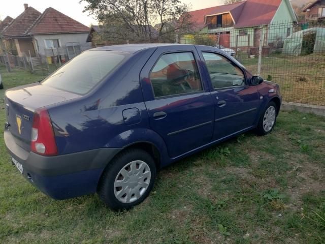 bontott DACIA LOGAN Bal első Lökhárító Tartó (Műanyag)