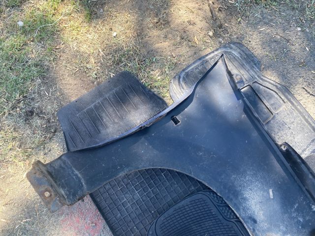 bontott DACIA LOGAN Bal első Sárvédő