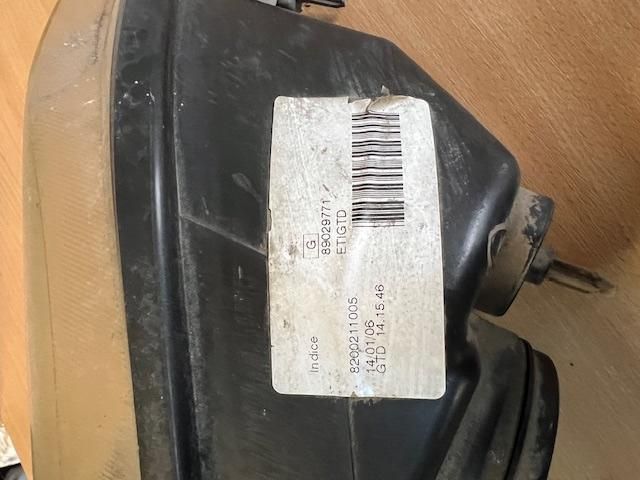 bontott DACIA LOGAN Bal Fényszóró