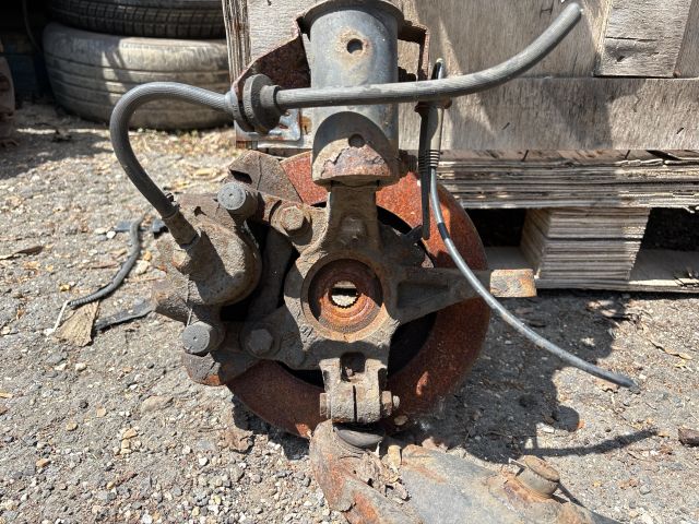 bontott DACIA LOGAN Bal Gólyaláb Csonkállvánnyal