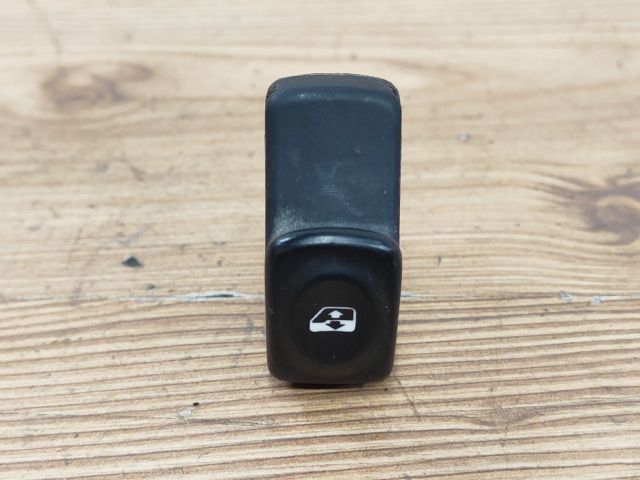 bontott DACIA LOGAN Bal hátsó Ablakemelő Kapcsoló