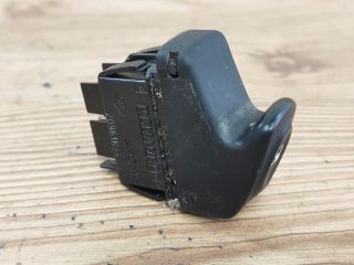 bontott DACIA LOGAN Bal hátsó Ablakemelő Kapcsoló