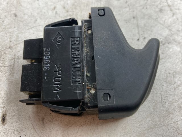 bontott DACIA LOGAN Bal hátsó Ablakemelő Kapcsoló