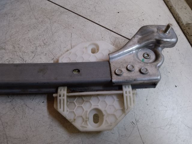 bontott DACIA LOGAN Bal hátsó Ablakemelő Szerkezet (Mechanikus)