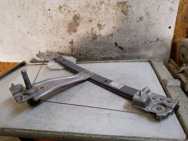 bontott DACIA LOGAN Bal hátsó Ablakemelő Szerkezet (Mechanikus)