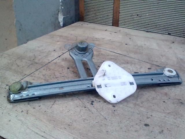 bontott DACIA LOGAN Bal hátsó Ablakemelő Szerkezet (Mechanikus)