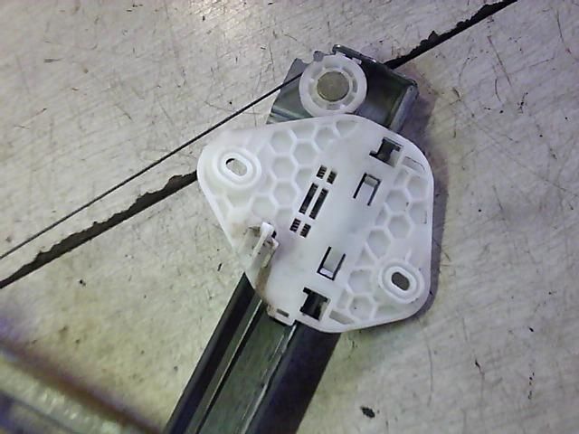 bontott DACIA LOGAN Bal hátsó Ablakemelő Szerkezet (Mechanikus)