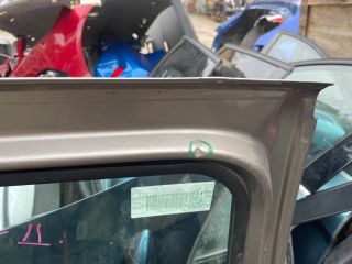 bontott DACIA LOGAN Bal hátsó Ajtó (Részeivel)