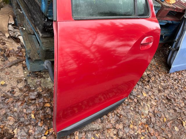 bontott DACIA LOGAN Bal hátsó Ajtó (Részeivel)