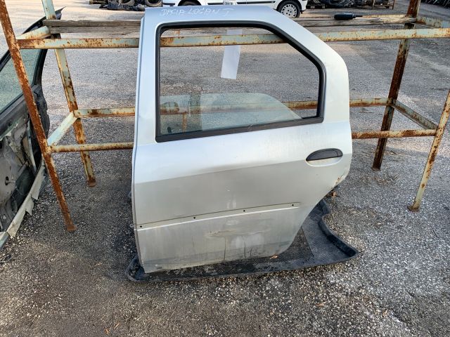 bontott DACIA LOGAN Bal hátsó Ajtó (Részeivel)