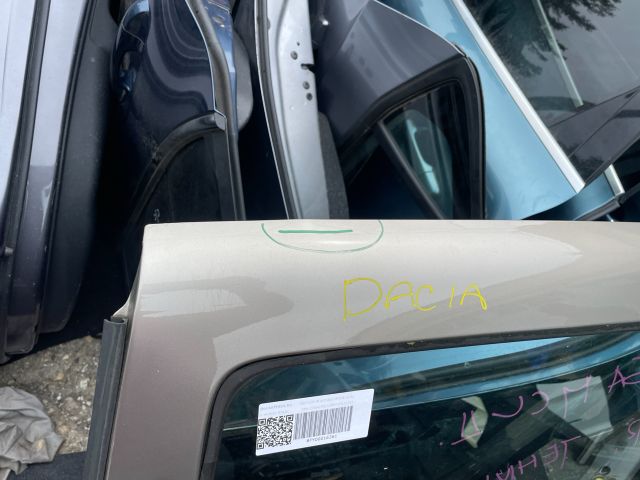 bontott DACIA LOGAN Bal hátsó Ajtó (Részeivel)