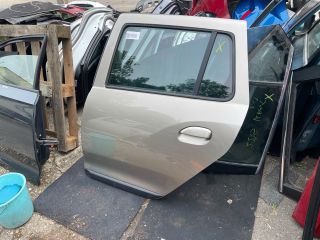 bontott DACIA LOGAN Bal hátsó Ajtó (Részeivel)
