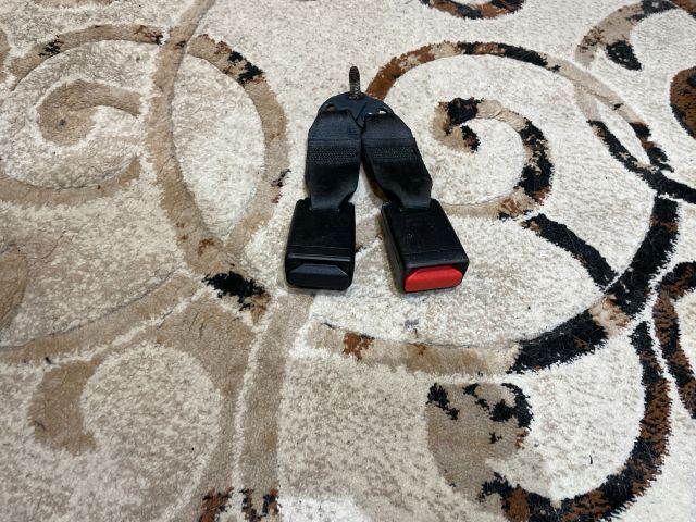 bontott DACIA LOGAN Bal hátsó Biztonsági Öv Csat