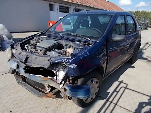 bontott DACIA LOGAN Bal hátsó Csomagtér Burkolat (Műanyag)