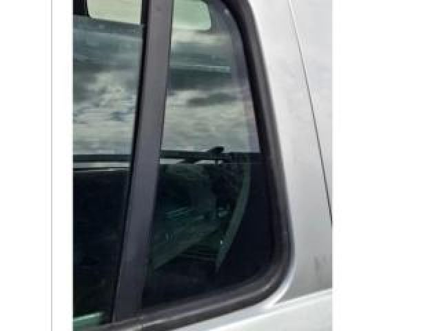 bontott DACIA LOGAN Bal hátsó Fixüveg (Ajtóban)