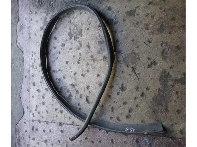 bontott DACIA LOGAN Bal hátsó Gumikéder