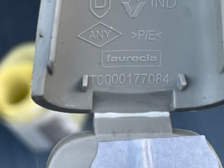 bontott DACIA LOGAN Bal hátsó Kapaszkodó (Felső)