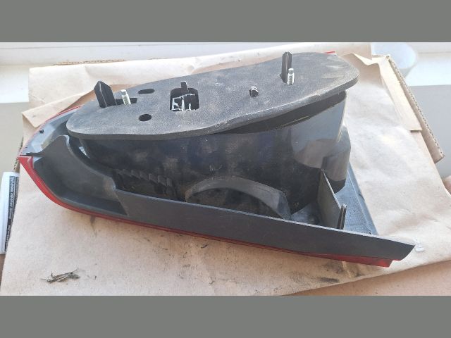 bontott DACIA LOGAN Bal Hátsó Lámpa