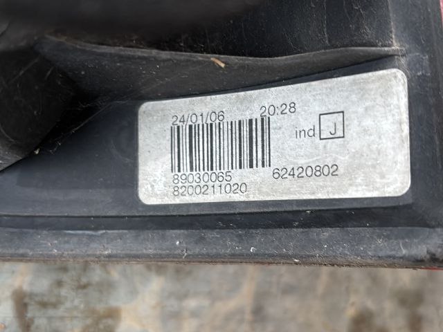 bontott DACIA LOGAN Bal Hátsó Lámpa