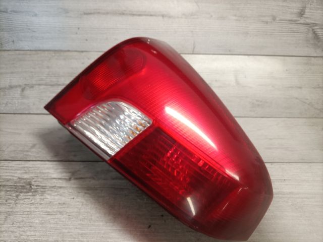 bontott DACIA LOGAN Bal Hátsó Lámpa