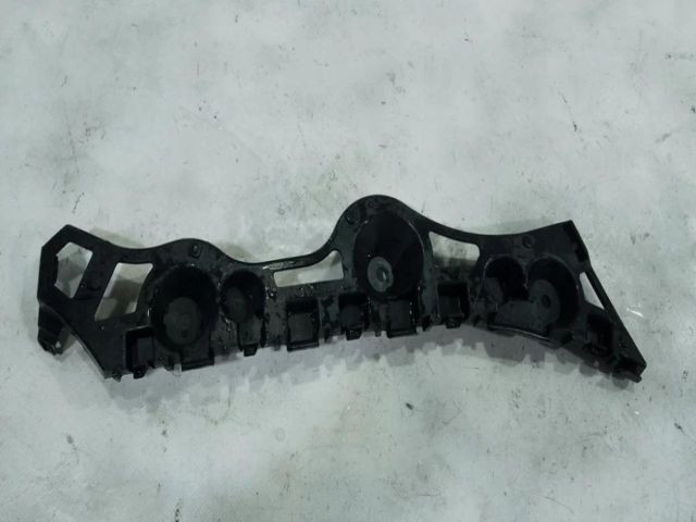 bontott DACIA LOGAN Bal hátsó Lökhárító Tartó (Műanyag)