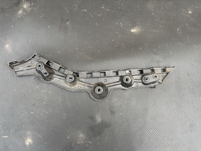 bontott DACIA LOGAN Bal hátsó Oldal Lökhárító Tartó (Műanyag)