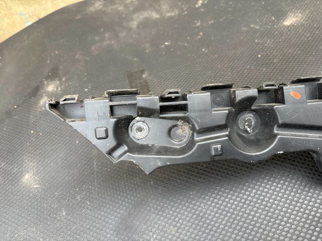 bontott DACIA LOGAN Bal hátsó Oldal Lökhárító Tartó (Műanyag)