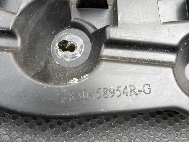 bontott DACIA LOGAN Bal hátsó Oldal Lökhárító Tartó (Műanyag)