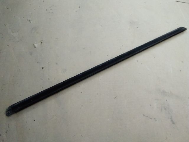 bontott DACIA LOGAN Bal hátsó Vízlehúzó Gumicsík