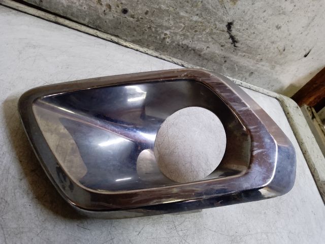 bontott DACIA LOGAN Bal Ködfényszóró Lámpakeret