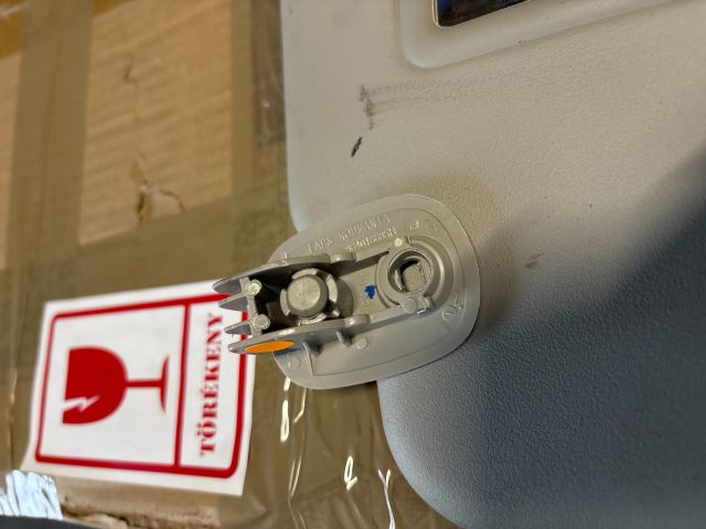 bontott DACIA LOGAN Bal Napellenző