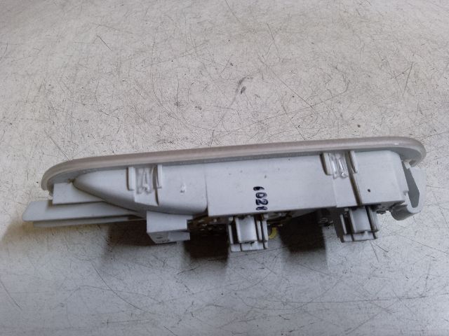 bontott DACIA LOGAN Beltér Világítás Első